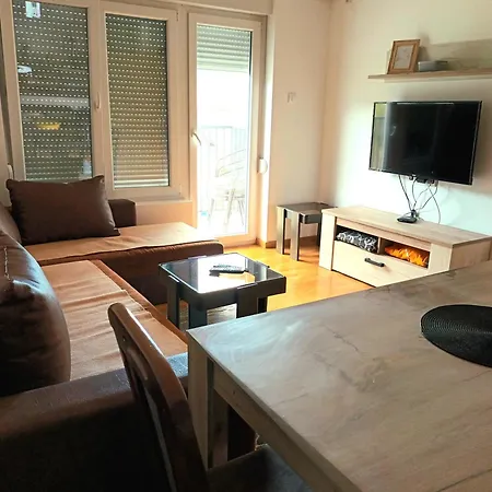 Trajkovic One Bedroom * سوكو بانيا